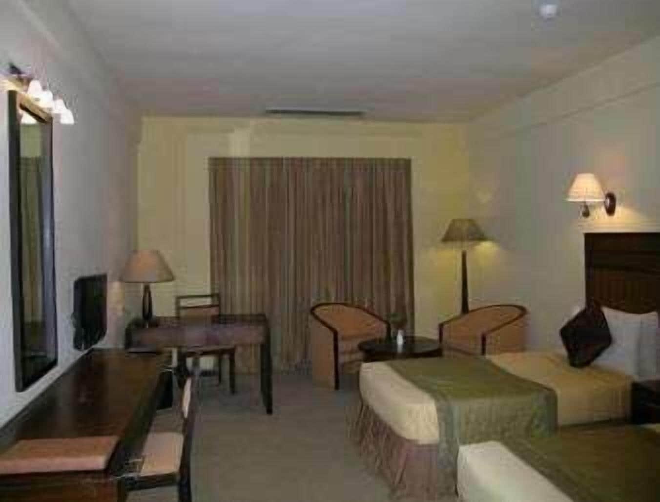 Ramada Katunayaka Kamer foto