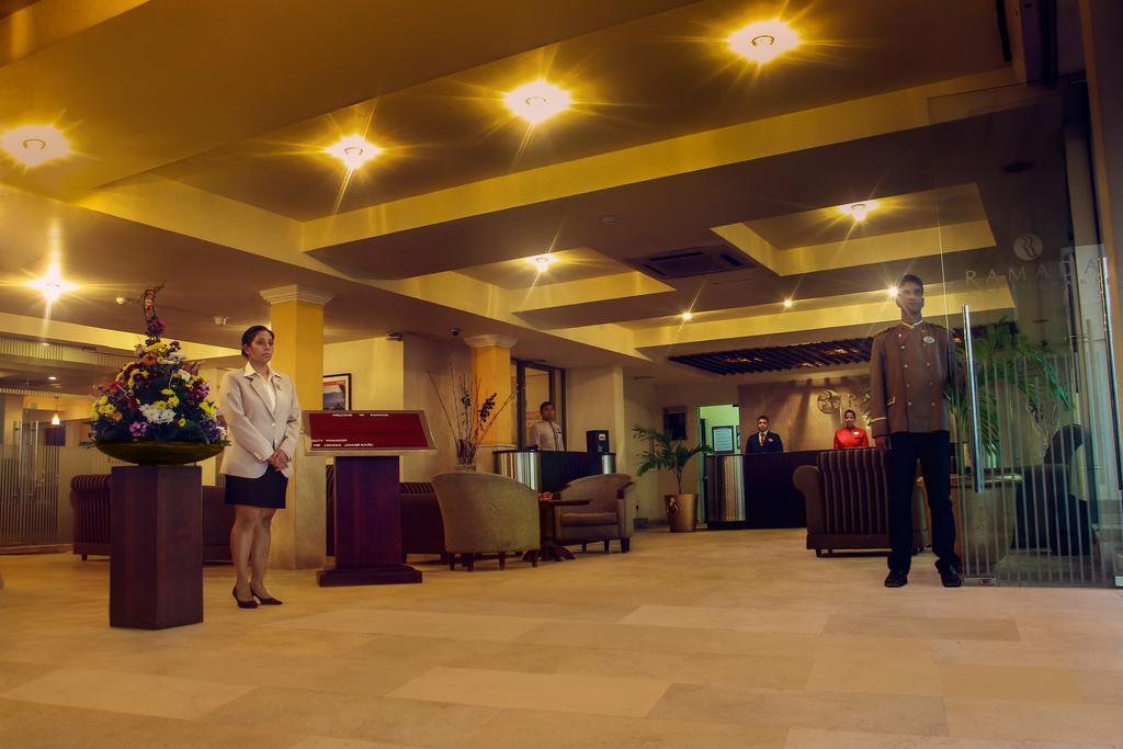 Ramada Katunayaka Buitenkant foto